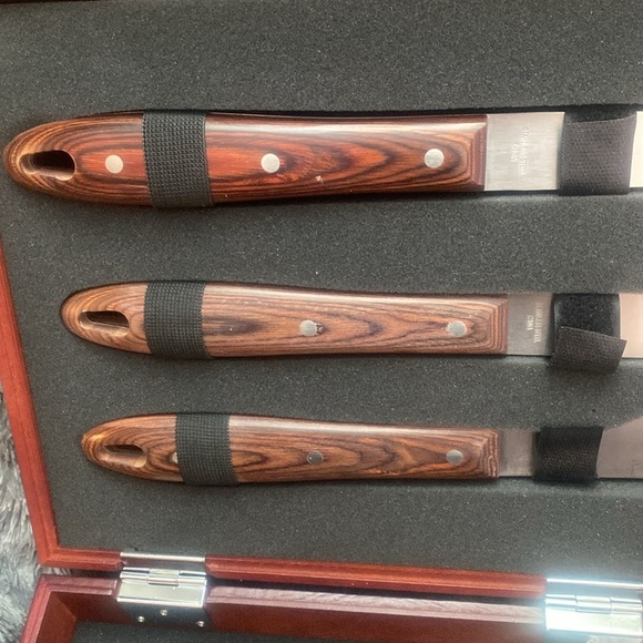 Elegant Red Wooden Case with Stainless Steel Barbecue  Tools - Picture 4 of 16